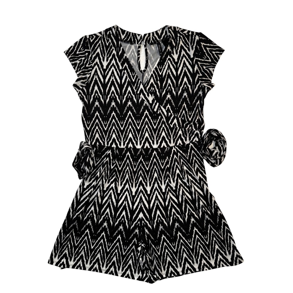 New‎ Directions Petite is Romper Black White Ikat Chevron Wrap Front PM NEW